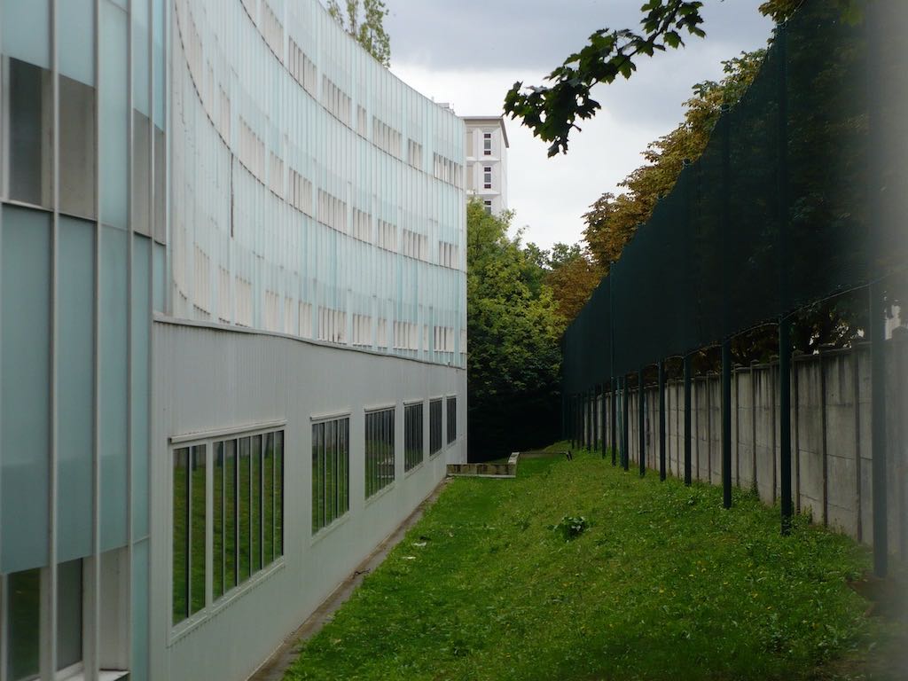 Figure 27: The wall separating a campus building from the street.